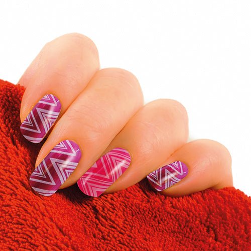 Star Nails Zig - a - Zag - a Foil - Nail Art - SalonExpress